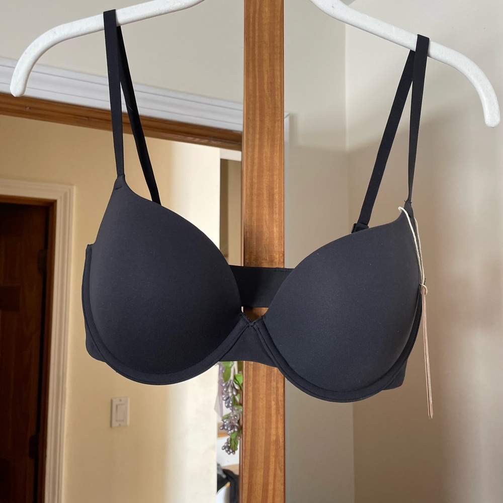 Skims bra onyx 34D brand new with tags